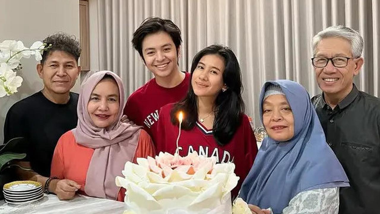 7 Potret Sederhana Ulang Tahun Shenina Cinnamon ke-26, Dapat Hadian Tas Mewah dan Kalung Berlian dari Angga Yunanda