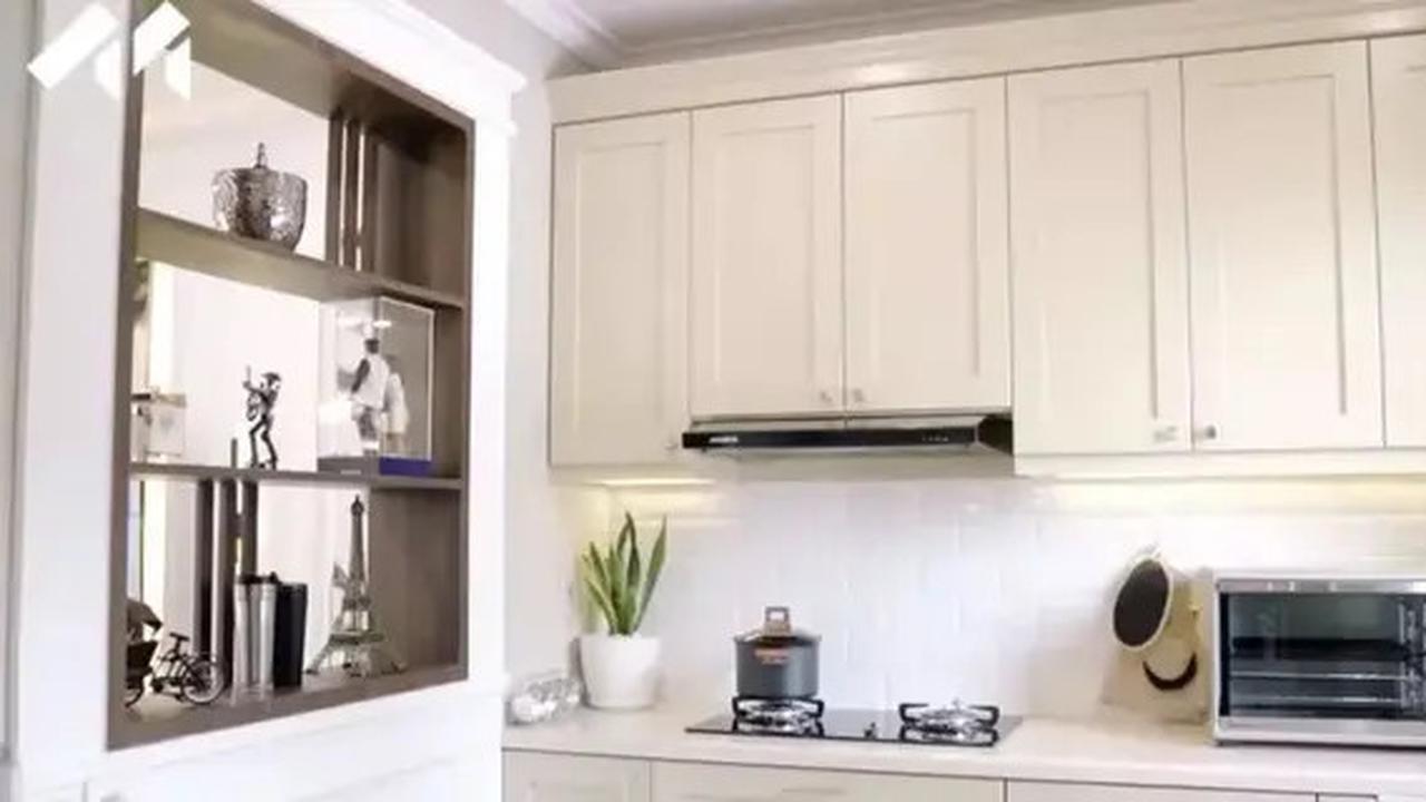 9 Potret Dapur di Rumah Mewah Ifan Seventeen dan Citra Monica yang Modelnya Ala Eropa