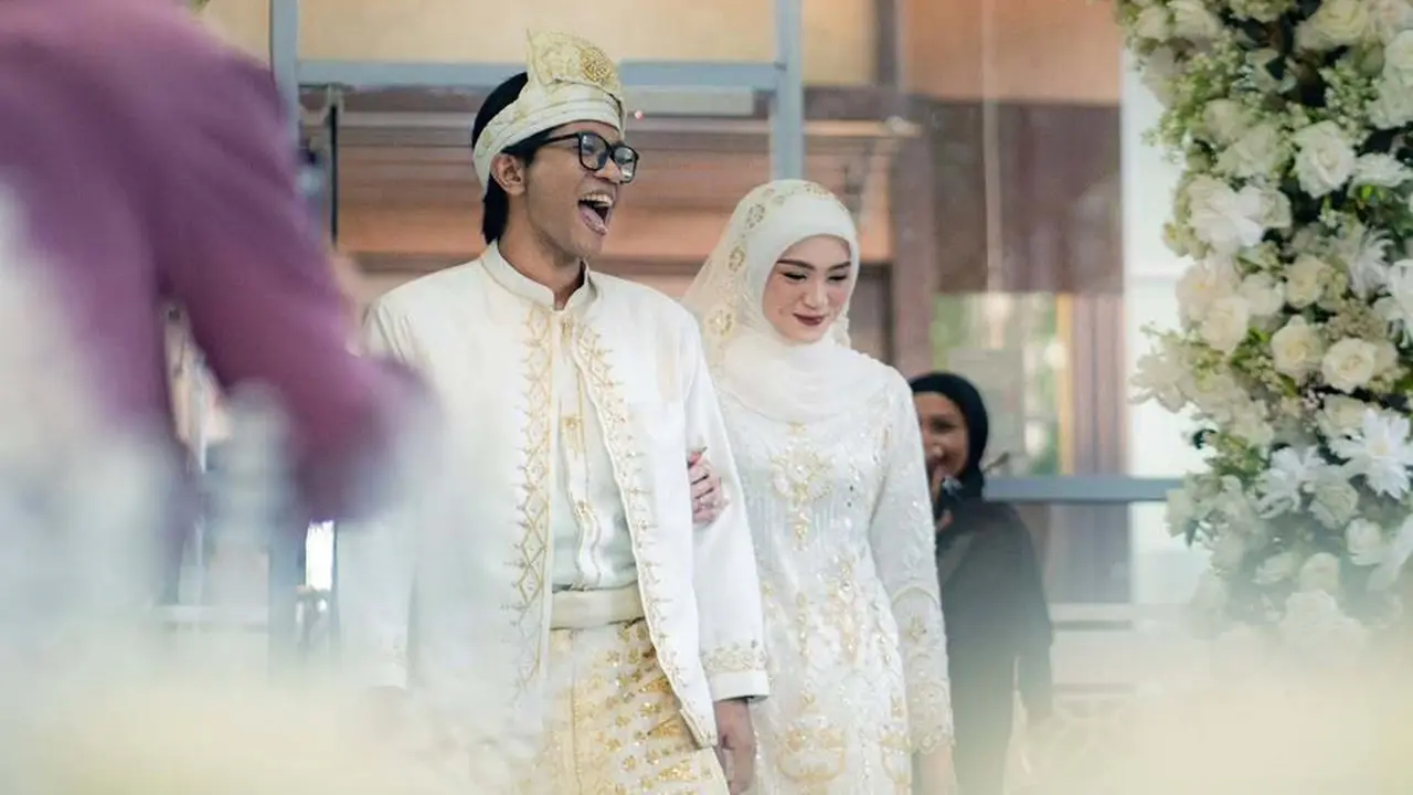 6 Potret Renny Rachmawaty Istri Komika Dzawin Nur, Instruktur Freedive Profesional