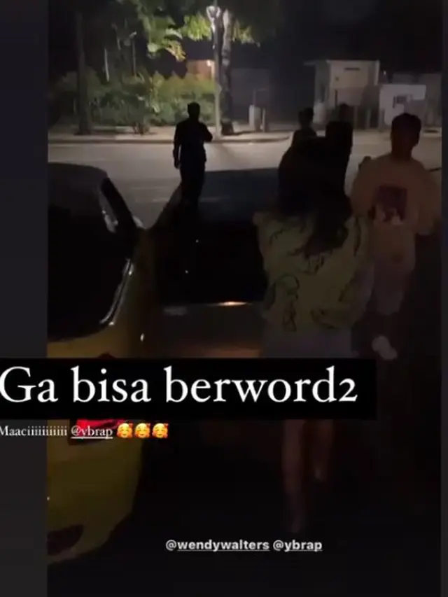 Wendy Walters isti Reza Arap mendapat hadiah mobil dari suami di hari ulang tahunnya ke-26. (Instagram @wendywalters)