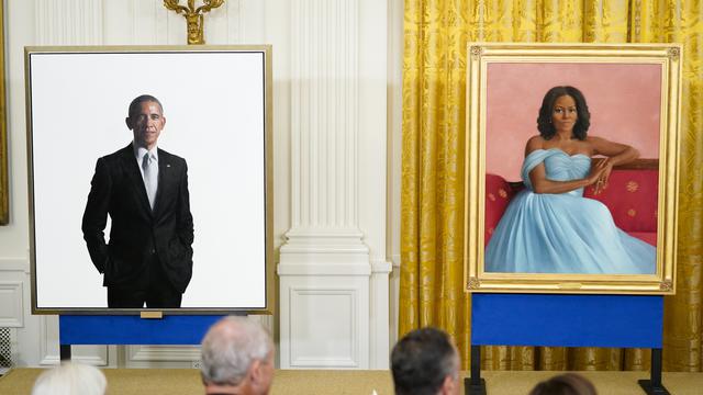 Lukisan Resmi Barack dan Michelle Obama Dipajang di Gedung Putih