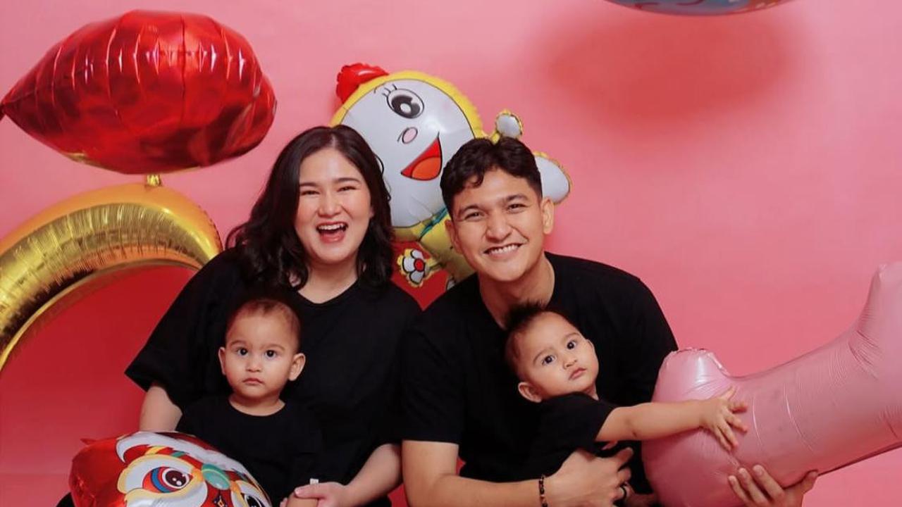 Jarang Tampil di Publik, Masayu Clara Pamer Momen Hangat Bareng Suami dan Anak Kembar