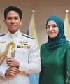 Anisha Rosnah kembali temani Pangeran Mateen jalani tugas resmi kerajaan. Kali ini, Anisha Rosnah tampil santun khas old money saat hadir di ulang tahun kakak Pangeran Mateen [@anis.haikk]