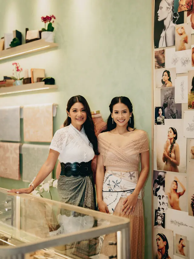 Peluncuran koleksi kolaborasi Maudy Ayunda dan Tulola. / Foto: dok Tulola.