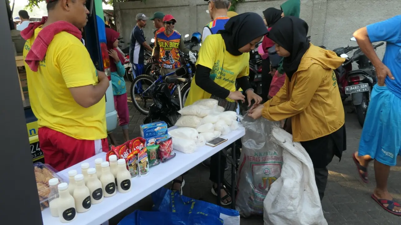 Komunitas Plastik untuk Kebaikan meluncurkan mobil edukasi pilah sampah plastik di kawasan waduk Gintung, Cirendeu, Tangerang Selatan.