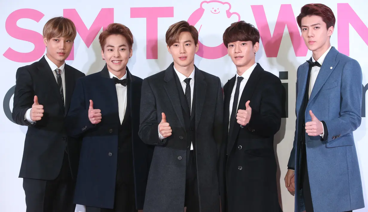 Boyband asal Korea, EXO, kembali meneruskan prestasi gemilangnya di dunia musik Korea. (Bintang/EPA)