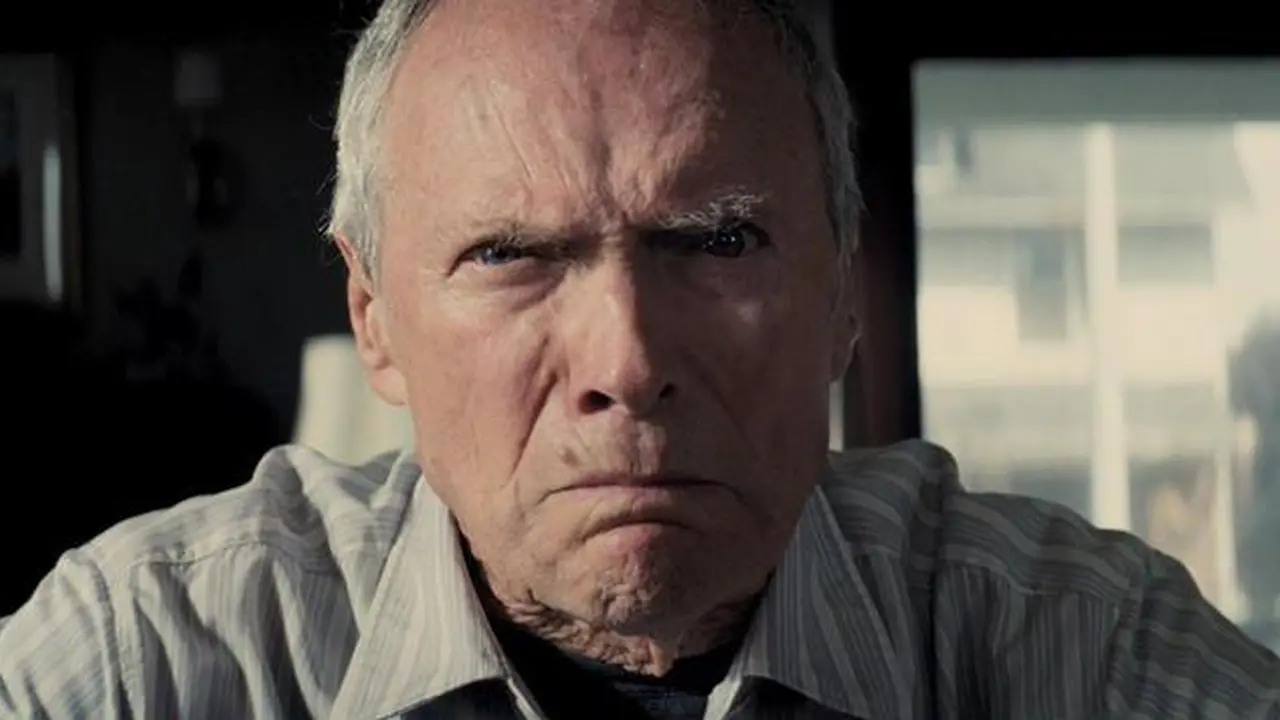 Clint Eastwood Selamatkan Nyawa Kucing