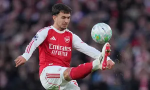 Aksi Martin Zubimendi dalam laga Liga Inggris 2025/2026 antara Arsenal vs Everton, Minggu (15/3/2026). (AP Photo/Kin Cheung)