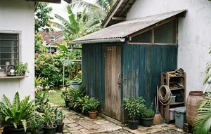 8 Ide Gudang Kecil di Belakang Rumah Kampung Rapi dan Murah dari Bahan Terjangkau