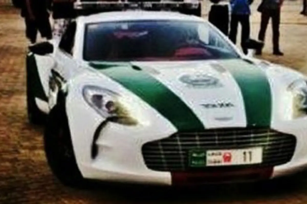 supercar Aston martin One-77, Armada Polisi Dubai (Sportscarguru)