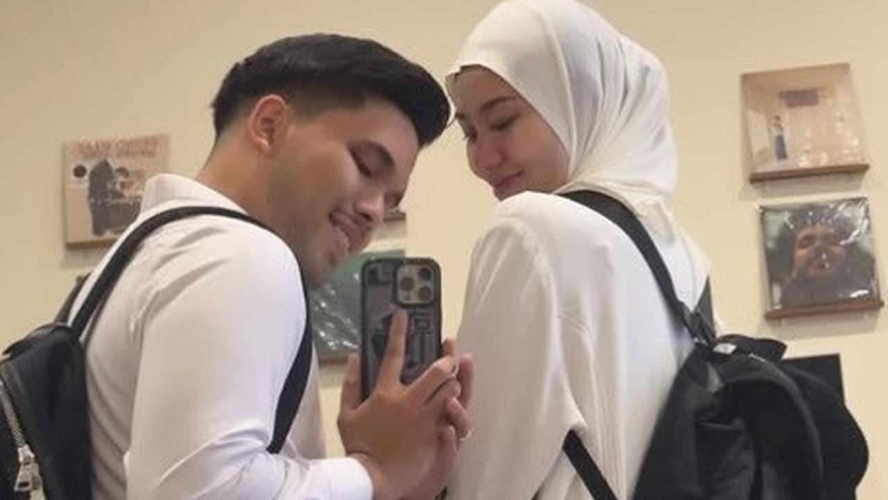 Mahalini Tampil Cantik Berhijab, Potret Empat Pasangan Seleb Umrah Bareng - Ada Thariq & Aaliyah