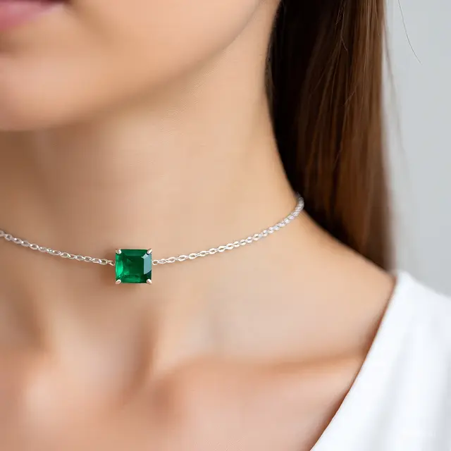 Choker Zamrud Modern (Created by Meta AI)