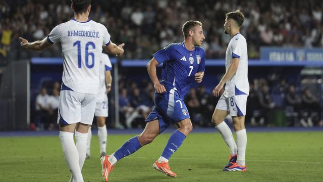Foto: Melihat Gol Ajib Davide Frattesi Saat Membawa Italia Menaklukkan Bosnia-Herzegovina