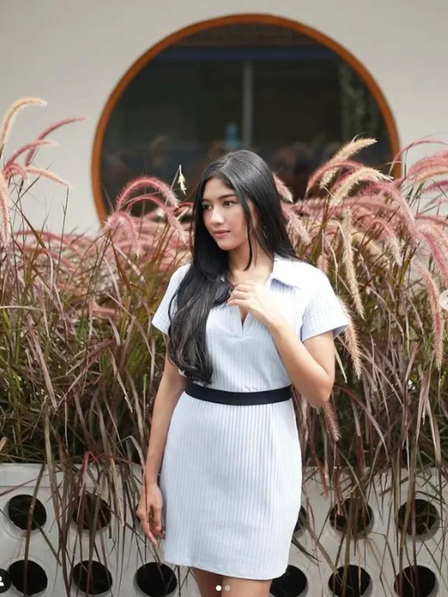 Potret Erina Gudono yang Diisukan Dekat dengan Kaesang Pangarep