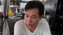 Mantan gangster Taiwan, Yen Wei-shun menjalani bisnis berjualan mi di pasar tradisional New Taipei City, 4 September 2018. Tindakan Yen ini pun menarik perhatian media lokal dan video kehidupannya telah dilihat ratusan ribu kali di YouTube. (SAM YEH/AFP)