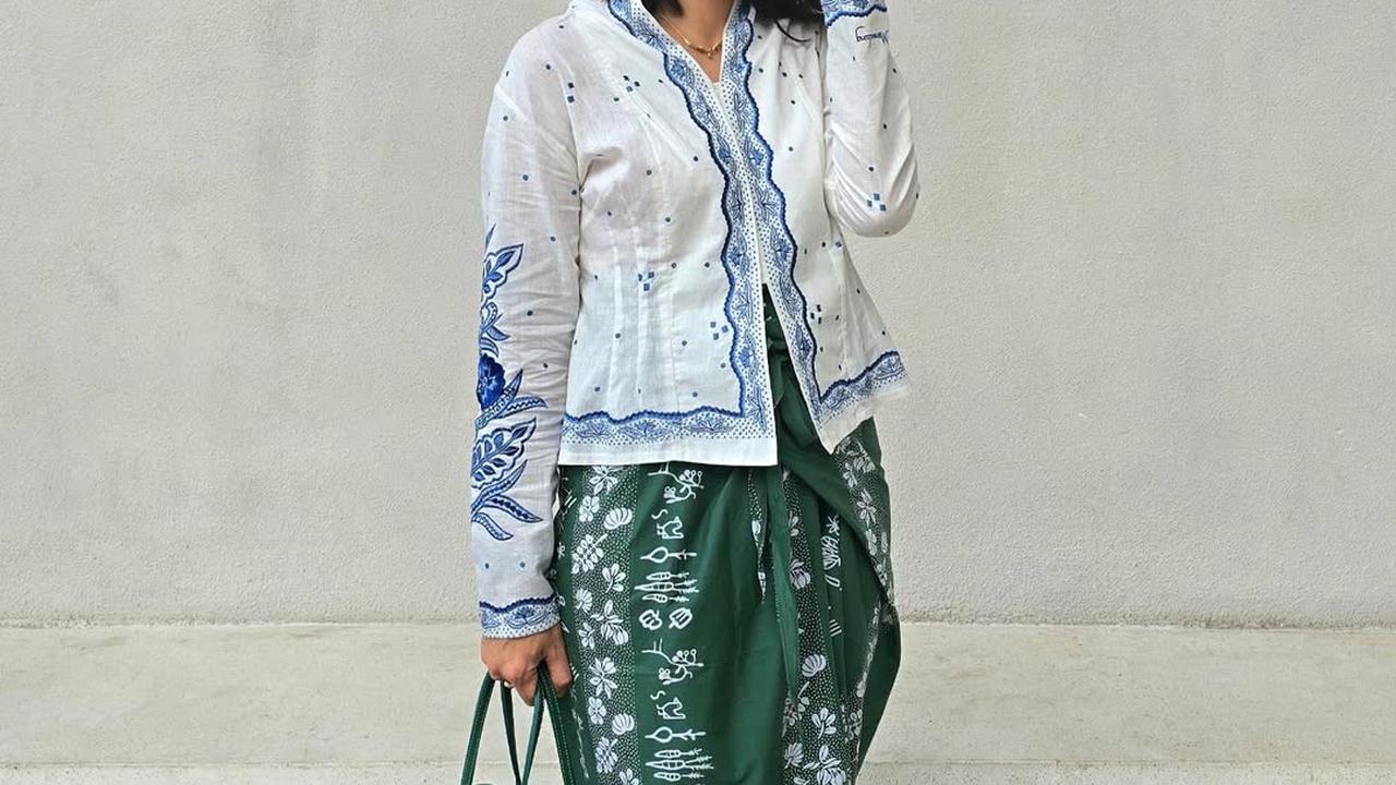 Potret Dian Sastro Kenakan Batik di Berbagai Momen (credit: instagram/therealdisastr)