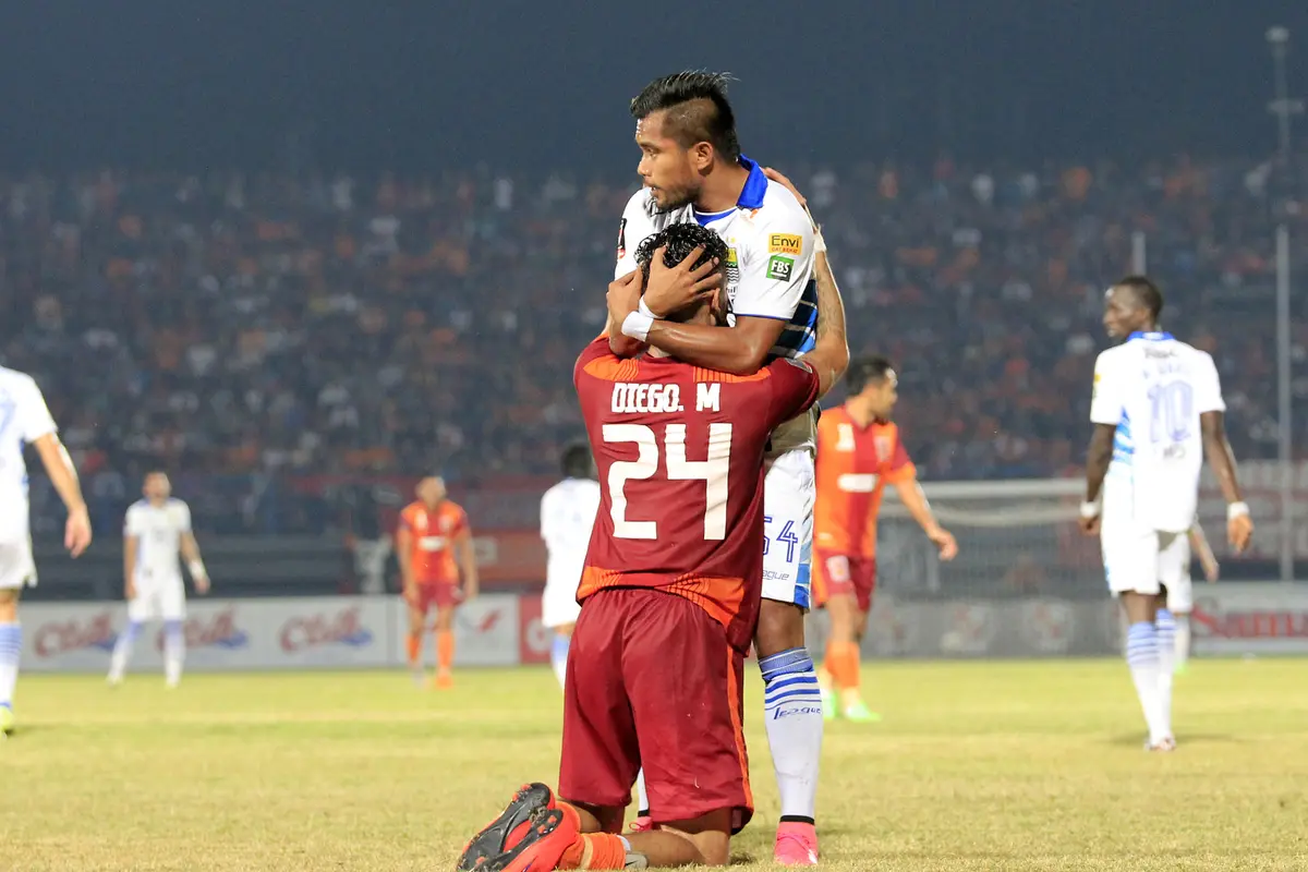 Pusamania Borneo FC vs Persib Bandung