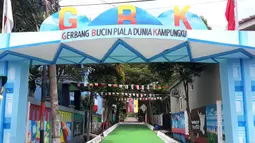 Untuk menyambut puncak acara Piala Dunia 2022 yang menyajikan partai final pada 18 Desember 2022 mendatang, warga di Cluster Cemara Depok Maharaja telah menghias area lingkungan mereka dengan berbagai mural dan asesoris di sudut penjuru cluster. (Istimewa)
