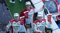 Sean Gelael dan 2 pembalap WRT lainnya di podium tertinggi ajang WEC Fuji Jepang. (Istimewa)
