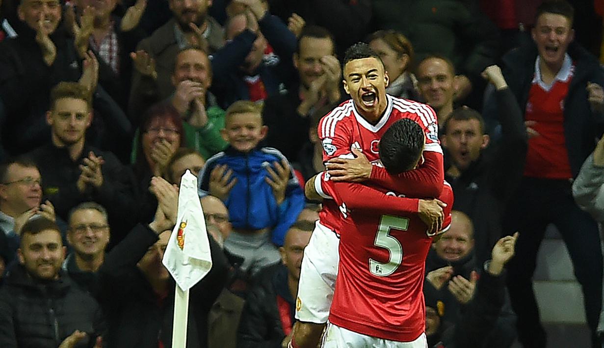 Pemain MU, Jesse Lingard merayakan gol yang dicetaknya ke gawang WBA pada laga Liga Inggris di Stadion Old Trafford, Inggris, Sabtu (7/11/2015). (EPA/Peter Powell)