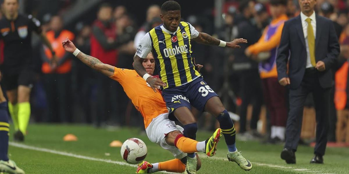 Bakal Jumpa dengan Banyak 'Mantan' di Fenerbahce, MU Siap Tampil Professional