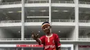 Seorang The Jakmania Cilik berpose sebelum menyaksikan laga Persija Jakarta melawan Tampines Rovers pada laga AFC Cup di SUGBK, Jakarta, Rabu (28/2/2018). Persija menang 4-1 atas Tampines Rovers. (Bola.com/Asprilla Dwi Adha)