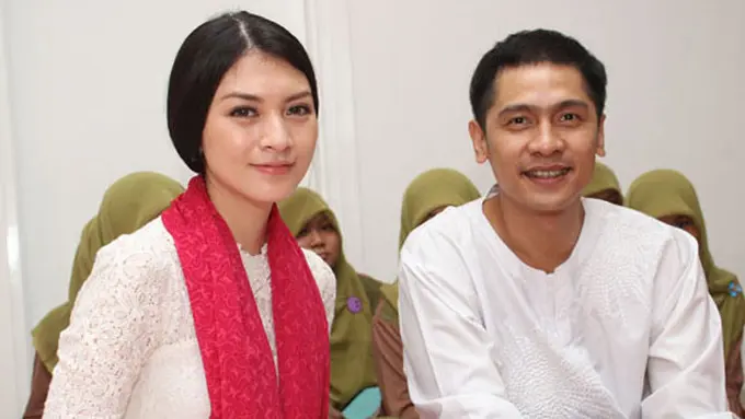  Adi Nugro dan Donita