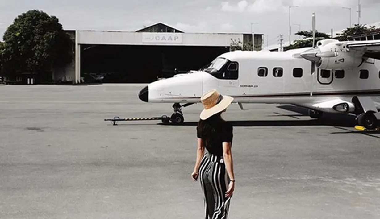 Beberapa potret kebersamaan pasangan ini membuat para pengikutnya baper. Pasangan yang kompak dan serasi. Tapi, tidak sedikit yang mendoakan keduanya segera nikah. (Instagram/nikitawillyofficial94)