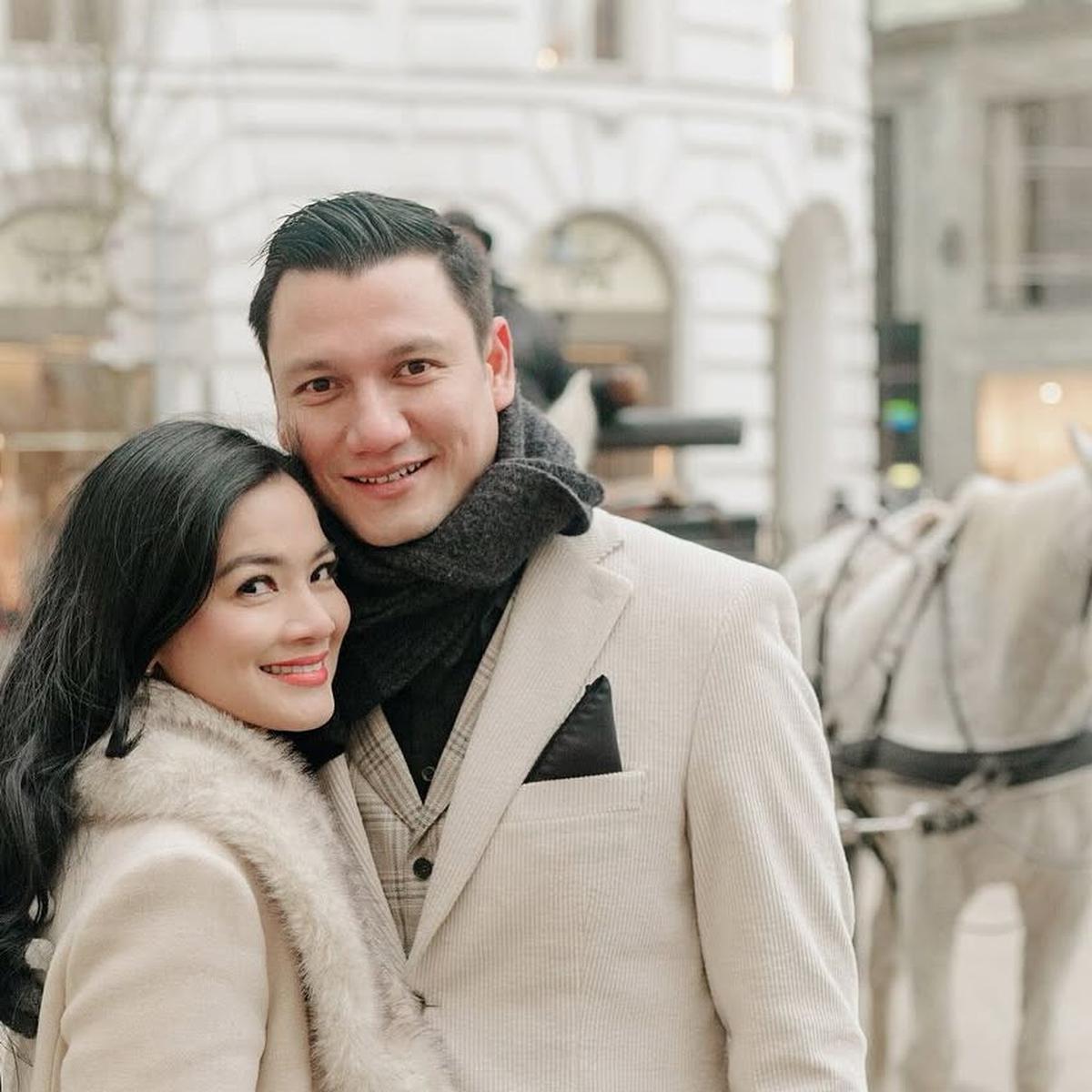 Pacaran Sejak 1999, 8 Potret Liburan Titi Kamal dan Christian Sugiono di Austria - Seperti di Negeri Dongeng