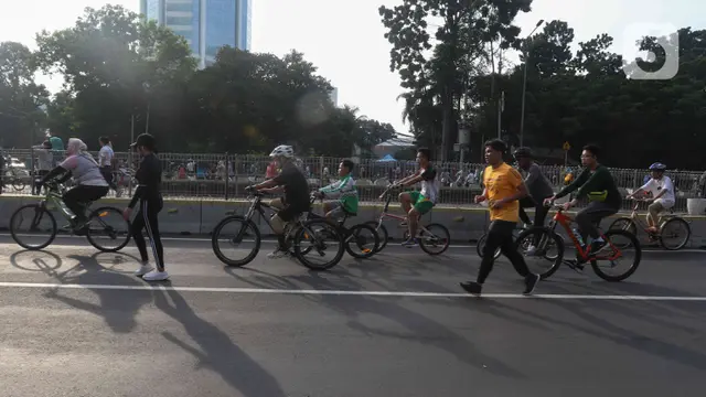 Warga Padati Kawasan CFD Sudirman-Thamrin