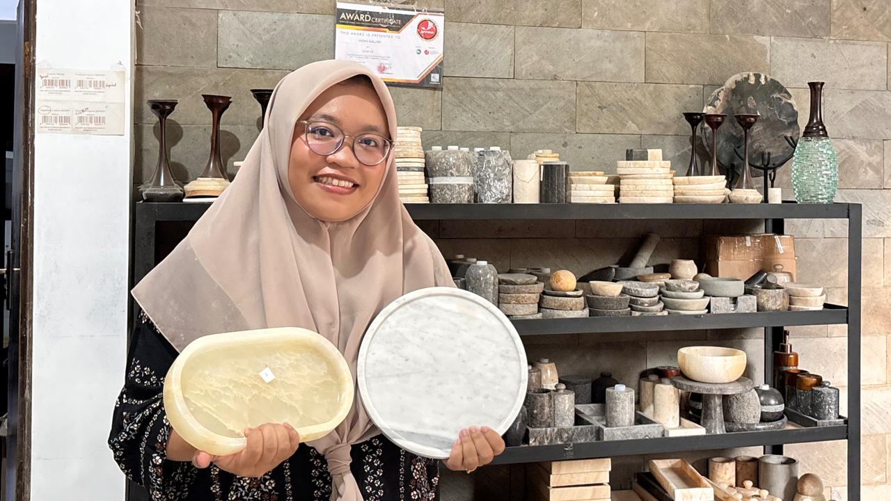 Dulu Hanya Tunggu Pembeli Datang, Begini Kisah Perjuangan Tiara Andyni Kembangkan Bisnis dengan Strategi Digital & Sukses ke Pasar Global
