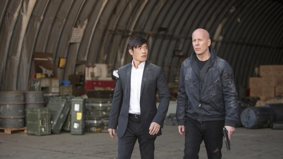 Sinopsis Film RED 2: Misi Mantan Agen CIA Mencari Senjata Nuklir yang Hilang