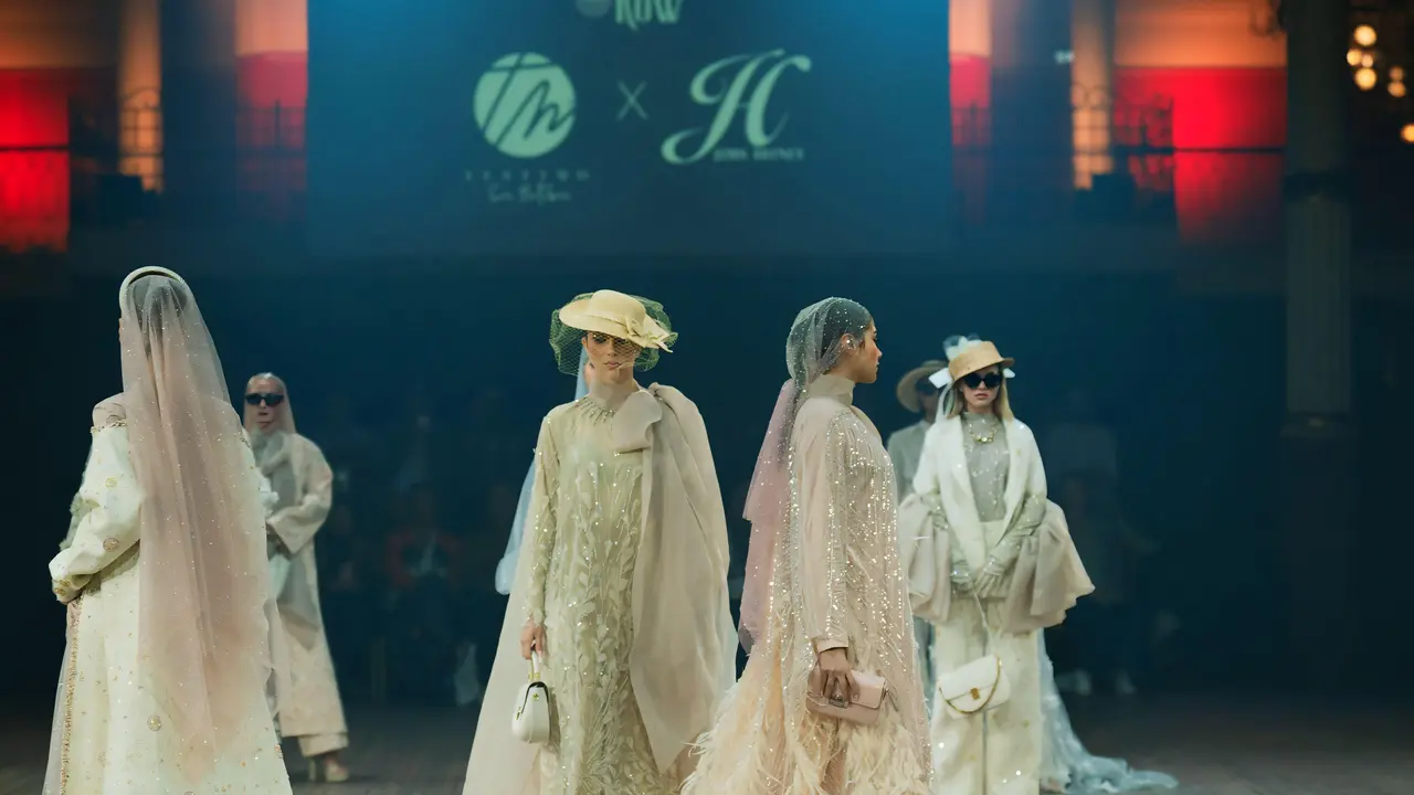 Front Row Paris