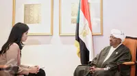 Wawancara khusus redaksi Liputan6.com dengan Presiden Sudan Omar Al Bashir di Jakarta, Senin (7/3/2016). (Liputan6.com/Faizal Fanani)