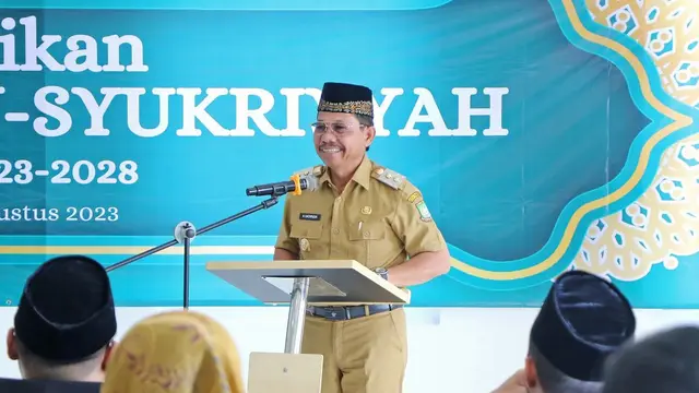 Wakil Wali Kota Tangerang Sachrudin saat menghadiri pelantikan Ketua STAI Asy-Syukriyyah Tangerang Assoc. Prof. Dr. Evan Hamzah Muchtar, M.E.Sy. Selasa (1/7/2023).