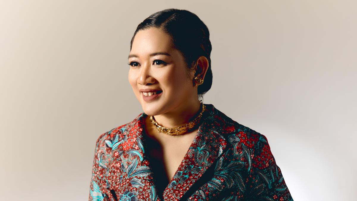 Lika-Liku Amanda Hartanto Jaga Eksklusivitas Batik Lewat Busana Modern