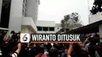 Presiden Joko Widodo kembali datangi RSPAD Gatot Subroto Jumat (11/10) siang. Jokowi jenguk Menkopolhukam Wiranto yang sedang dirawat intensif.