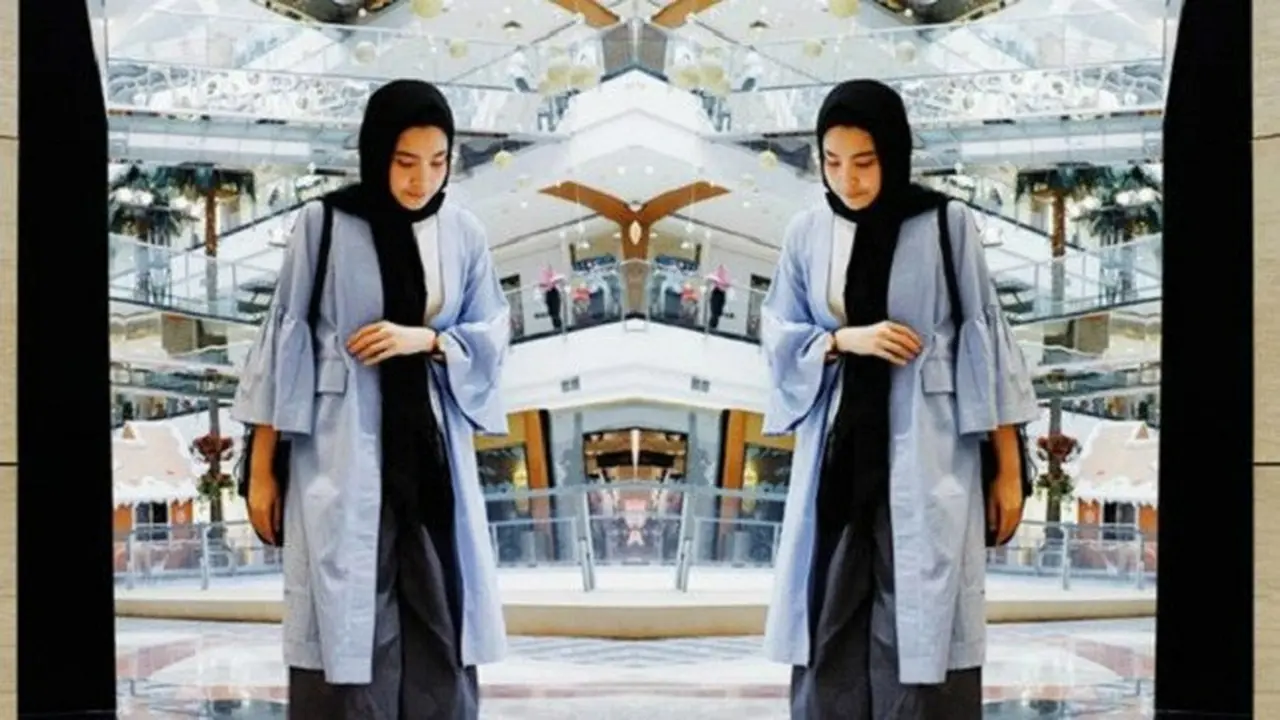 [Bintang] Buat Hijabers, Ikuti 3 Tips Mix and Match Palazzo Pants yang Kekinian Ini
