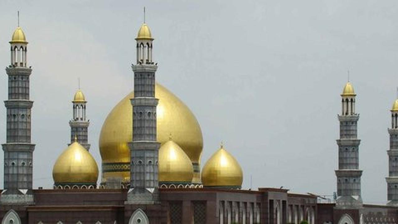 Masjid kubah emas di Depok