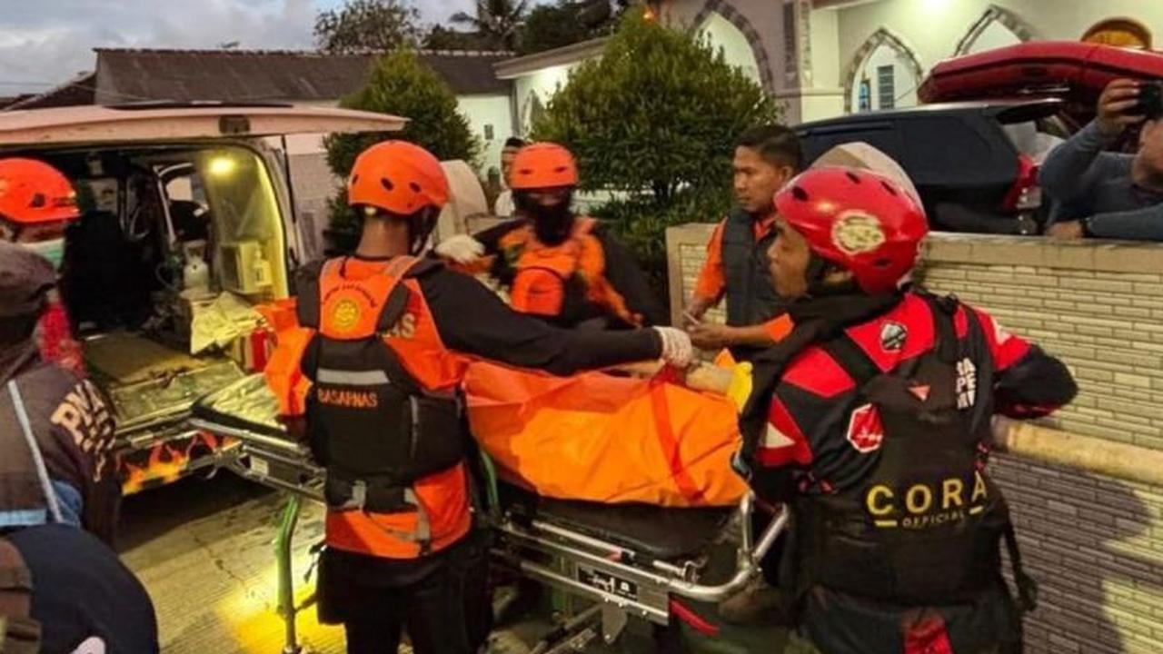 Setelah Empat Hari Pencarian, SAR Cianjur Temukan Jasad Anak Korban Hanyut di Sungai Cijampang