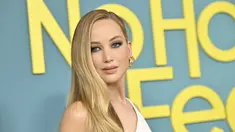 Jennifer Lawrence berpose saat menghadiri pemutaran perdana "No Hard Feelings" di AMC Lincoln Square di New York, pada Selasa, 20 Juni 2023. (Photo by Evan Agostini/Invision/AP)