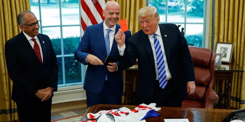 Presiden AS, Donald Trump dan Presiden FIFA, Gianni Infantino