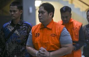 KPK menyatakan bahwa Kajari Kabupaten Hulu Sungai Utara, Kalimantan Selatan, Albertinus Parlinggoman Napitupulu (APN) diduga menerima uang mencapai Rp 1,5 triliun hasil tindak pidana korupsi. (Foto: Antara)