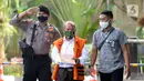 Terdakwa mantan anggota DPRD Kota Bandung, Kadar Slamet akan menjalani persidangan secara online lanjutan di Gedung KPK, Jakarta, Rabu (24/06/2020). Kadar diperiksa terkait kasus dugaan korupsi pengadaan tanah untuk RTH di lingkungan Pemerintah Kota Bandung Tahun 2012-2013. (merdeka.com/Dwi Narwoko)