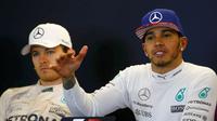Hamilton menyatakan tak bakal membantu rekan setimnya tersebut untuk menyegel posisi kedua di klasemen akhir F1.