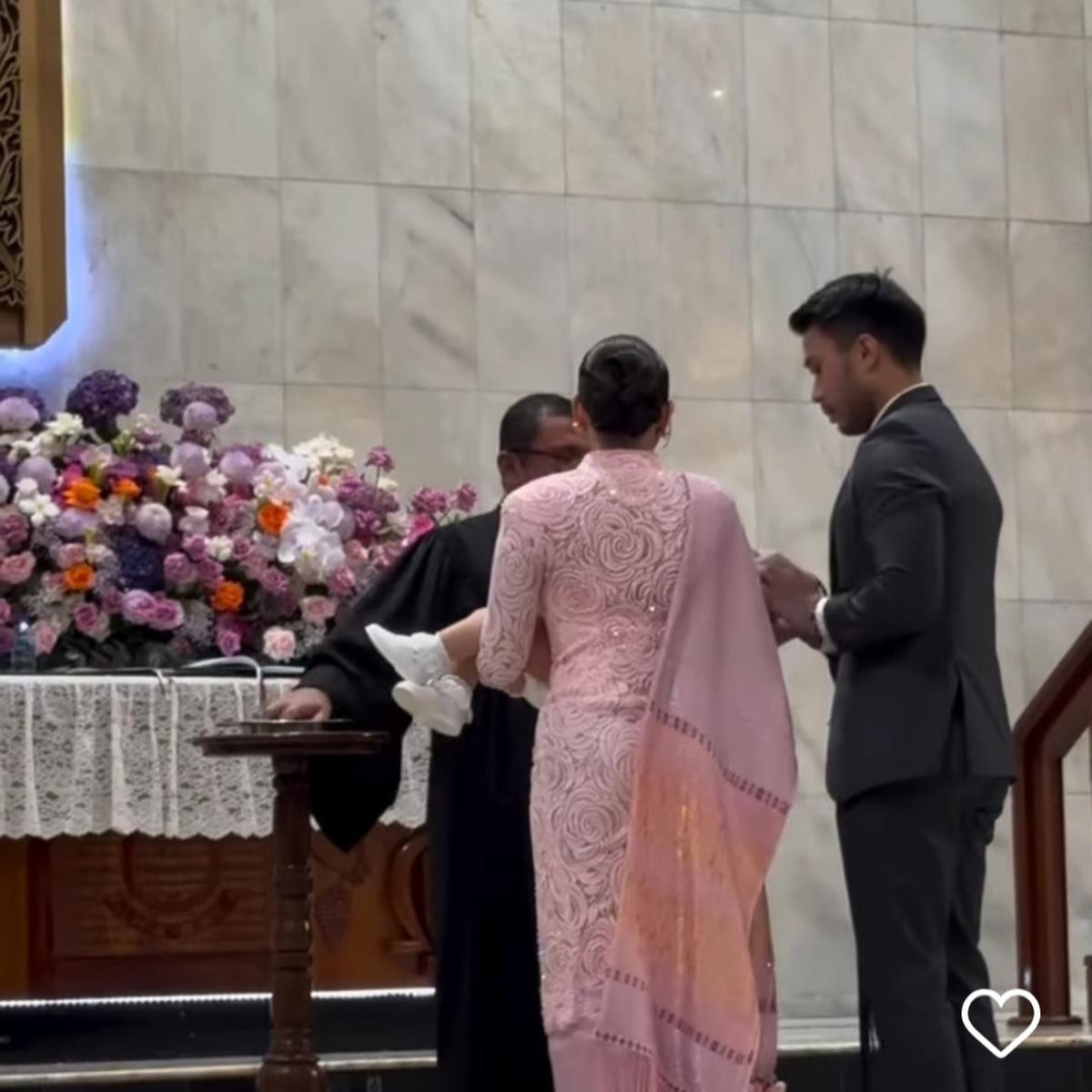 Jessica Mila Tampil Anggun Dampingi Baby Kyarra Dibaptis dalam Nuansa Batak yang Khidmat