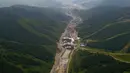Foto dari udara pada 30 Juli 2020 ini menunjukkan Genting Resort di Distrik Chongli, Kota Zhangjiakou, Provinsi Hebei, China utara. Genting Resort akan menjadi lokasi penyelenggaraan kompetisi ski gaya bebas dan snowboard pada Olimpiade Musim Dingin 2022. (Xinhua/Zhang Chenlin)