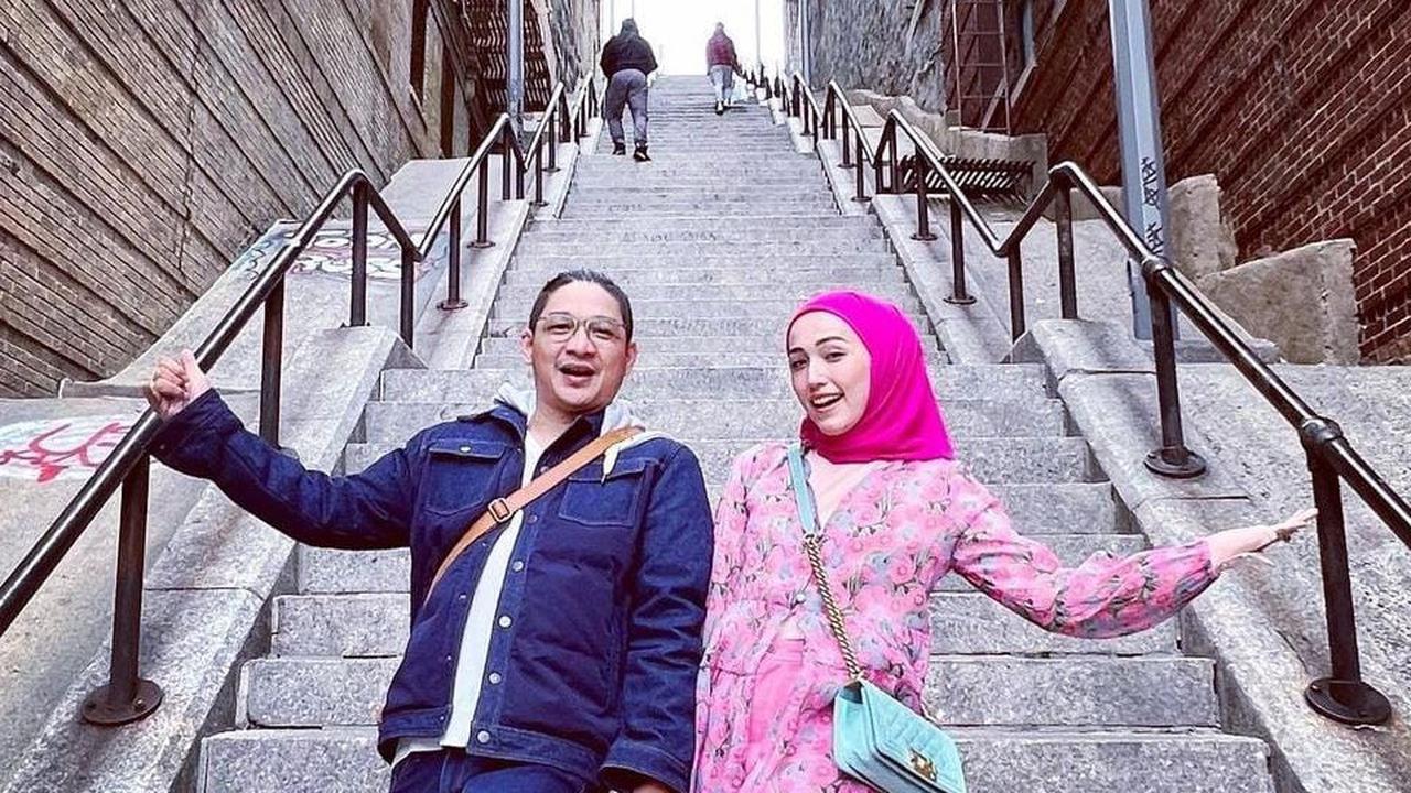3 Potret Pasha Ungu dan Adelia Wilhelmina Sang Istri yang Baru Bisa Mudik Lebaran ke Palu, Penuh Antusias