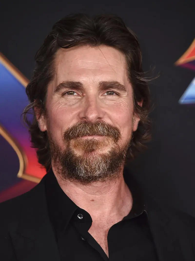 Christian Bale dalam premier Thor: Love and Thunder. (Jordan Strauss/Invision/AP)