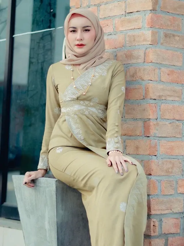 Perempuan Ini Disebut Mirip Tangmo Nida Versi Berhijab, 6 Potretnya Memesona